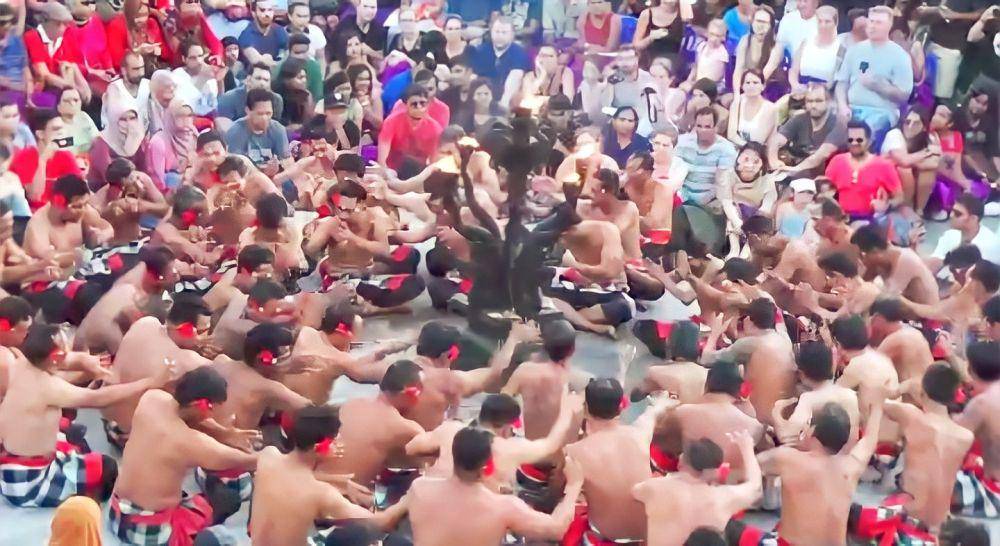 Tari Kecak (YouTube.com/Art Gus)