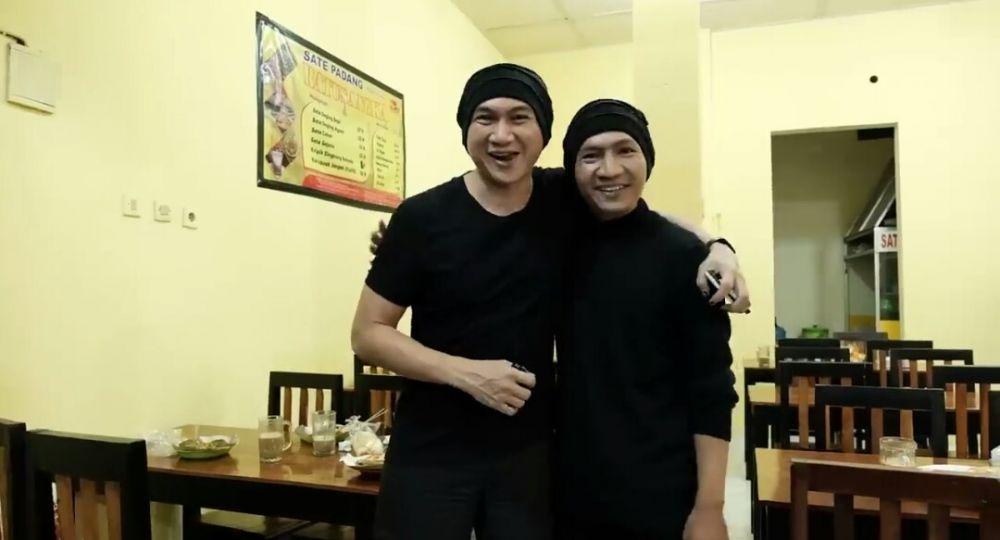 9 Kebersamaan Anji dengan Penjual Sate 'Kembarannya', Plek Ketiplek!