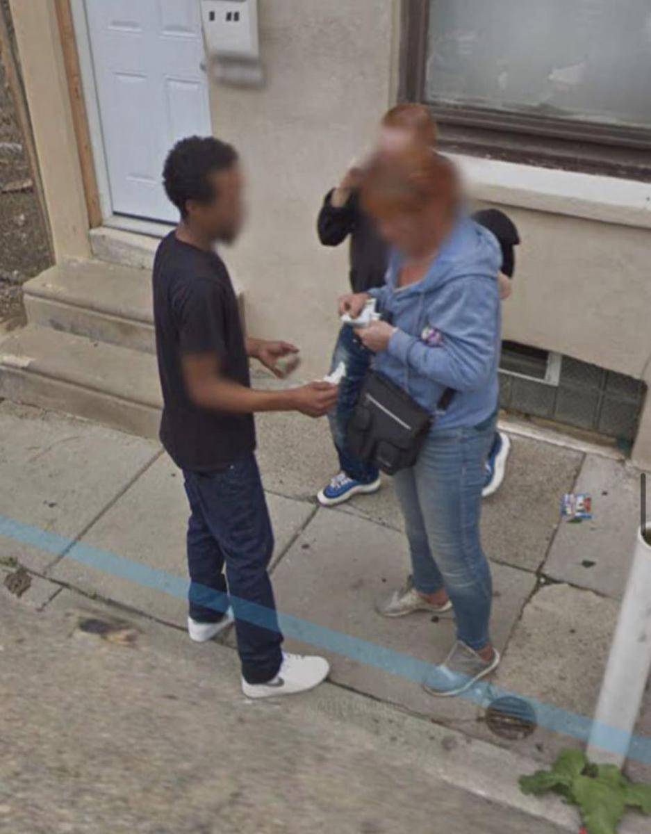 Tingkah konyol orang di Google Street View. (reddit.com/good_loot)