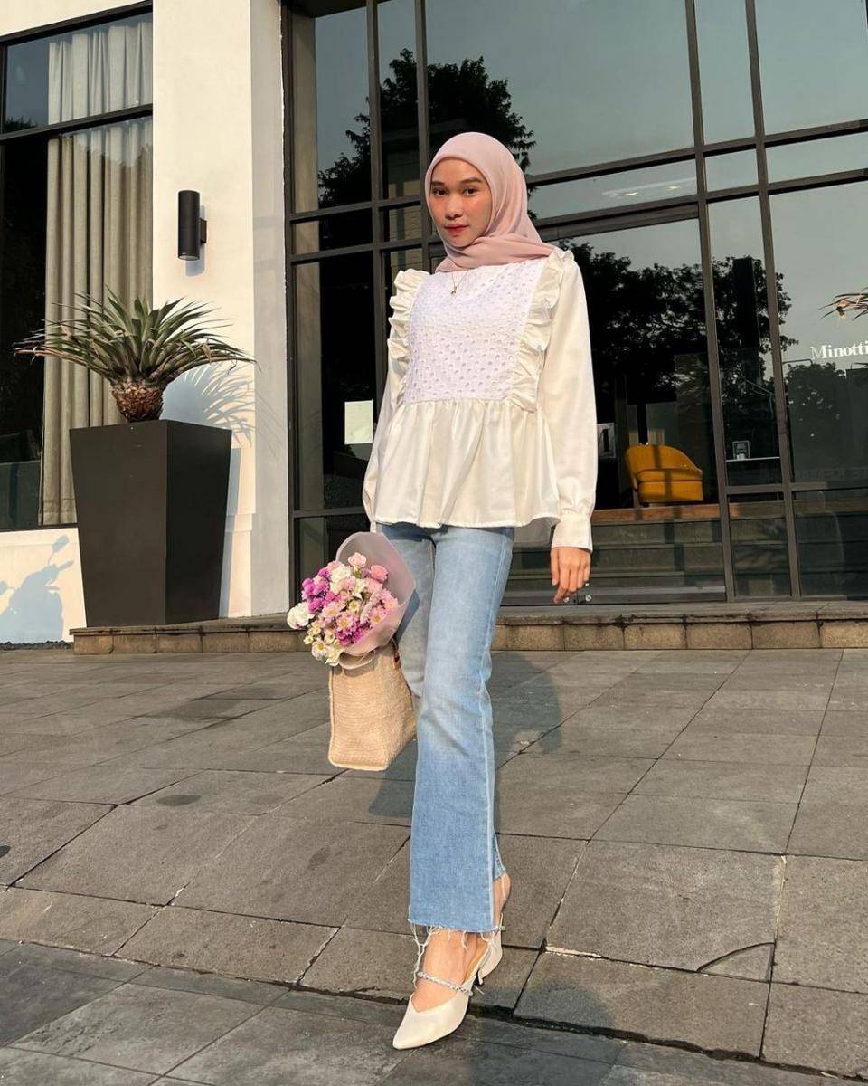 OOTD hijab simple ala Astri Ratnasari (instagram.com/nasariastri)