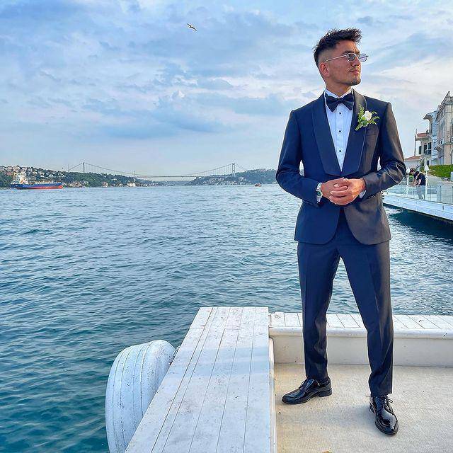 Cengiz Under (instagram.com/cengizunder)