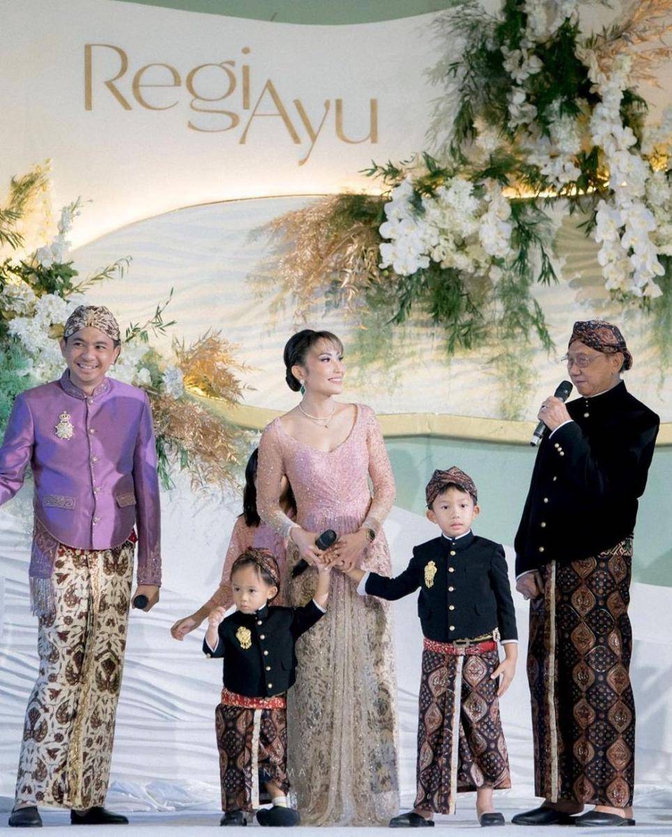 OOTD Ayu Dewi. (instagram.com/mrsayudewi)