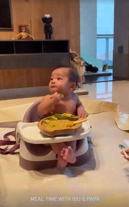 baby Izz MPASI (Instagram.com/nikitawillyofficial94)