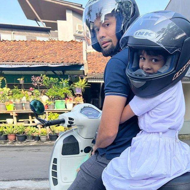 potret Teuku Wisnu dan ketiga anaknya (instagram.com/teukuwisnu)