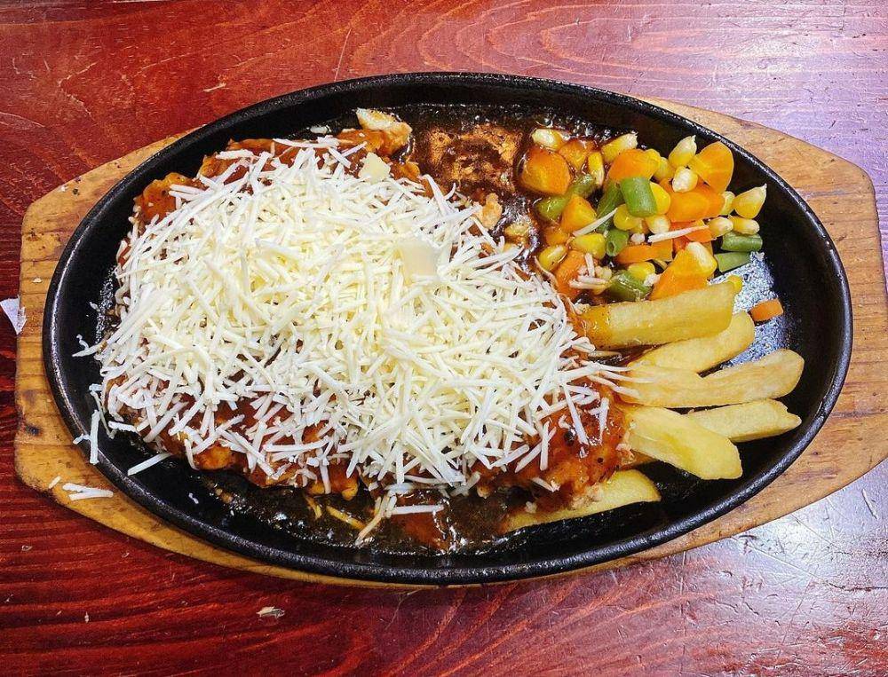 ilustrasi steak di Warung Steak 76 (instagram.com/anakcemill)