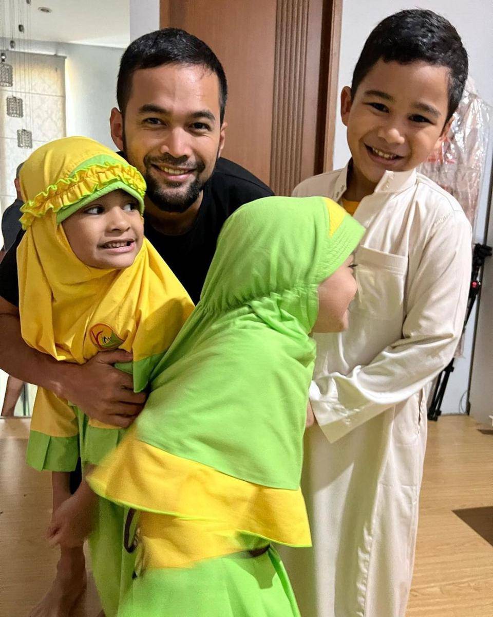 potret Teuku Wisnu dan ketiga anaknya (instagram.com/teukuwisnu)