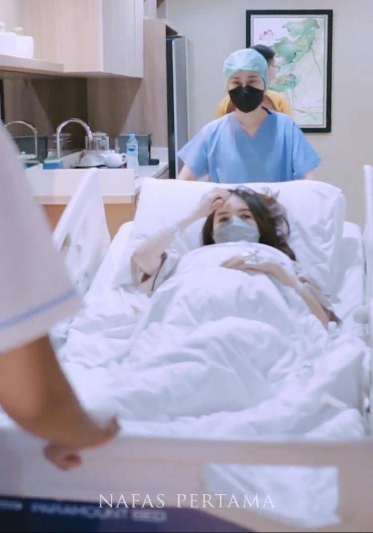 Momen Grat lahiran (instagram.com/kenandgrat)