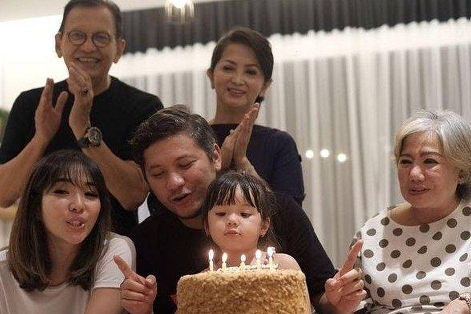 Kenangan Gading dan ibu kandung (instagram.com/gadiiing)