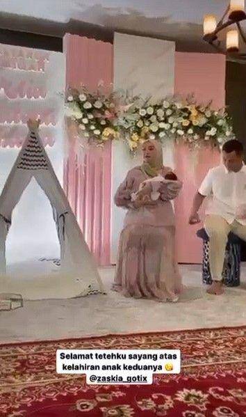 akikah anak kedua Zaskia Gotik (Instagram.com/zaskia_gotix)