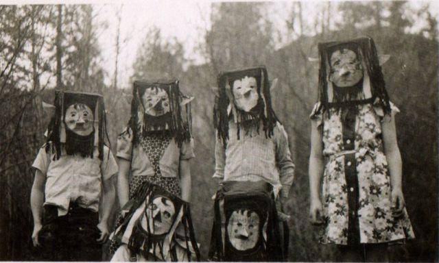 potret kostum Halloween di masa lalu (imgur.com/user/Dustyblue)