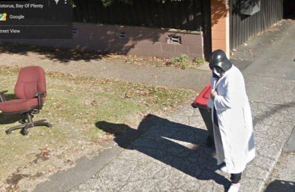Tingkah konyol orang di Google Street View. (reddit.com/apple2forever)