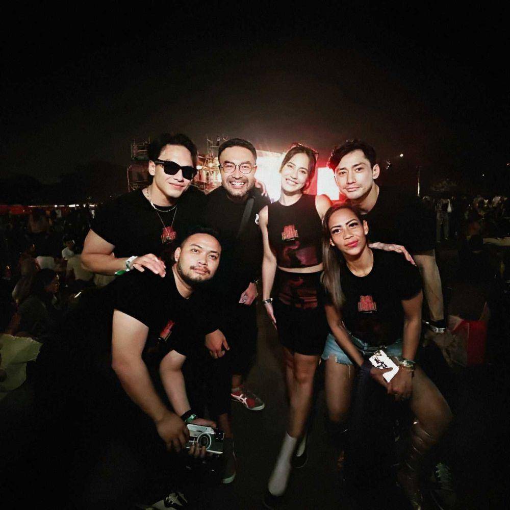 Tim Sri Asih nonton konser. (instagram.com/suryasaputra507)