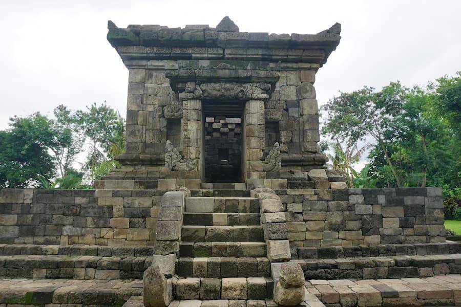 ilustrasi Candi Badut peninggalan Kerajaan Kanjuruhan (commons.wikimedia.org)