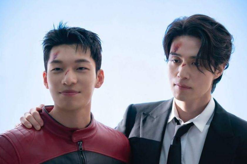 Wi Ha Joon dan Lee Dong Wook dalam drama Korea Bad and Crazy (dok. Studio Dragon/Bad and Crazy)