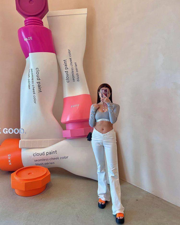 padu padan outfit stylish ala Nazla Alifa Senia (instagram.com/nazlaalifa)
