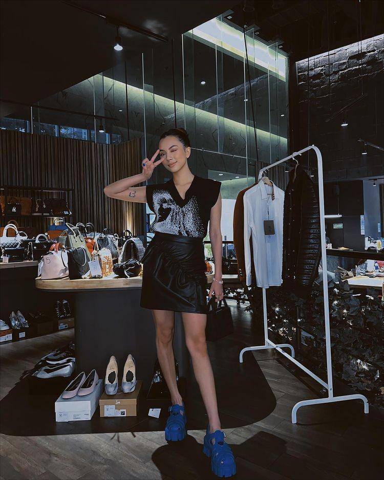 padu padan outfit stylish ala Nazla Alifa Senia (instagram.com/nazlaalifa)