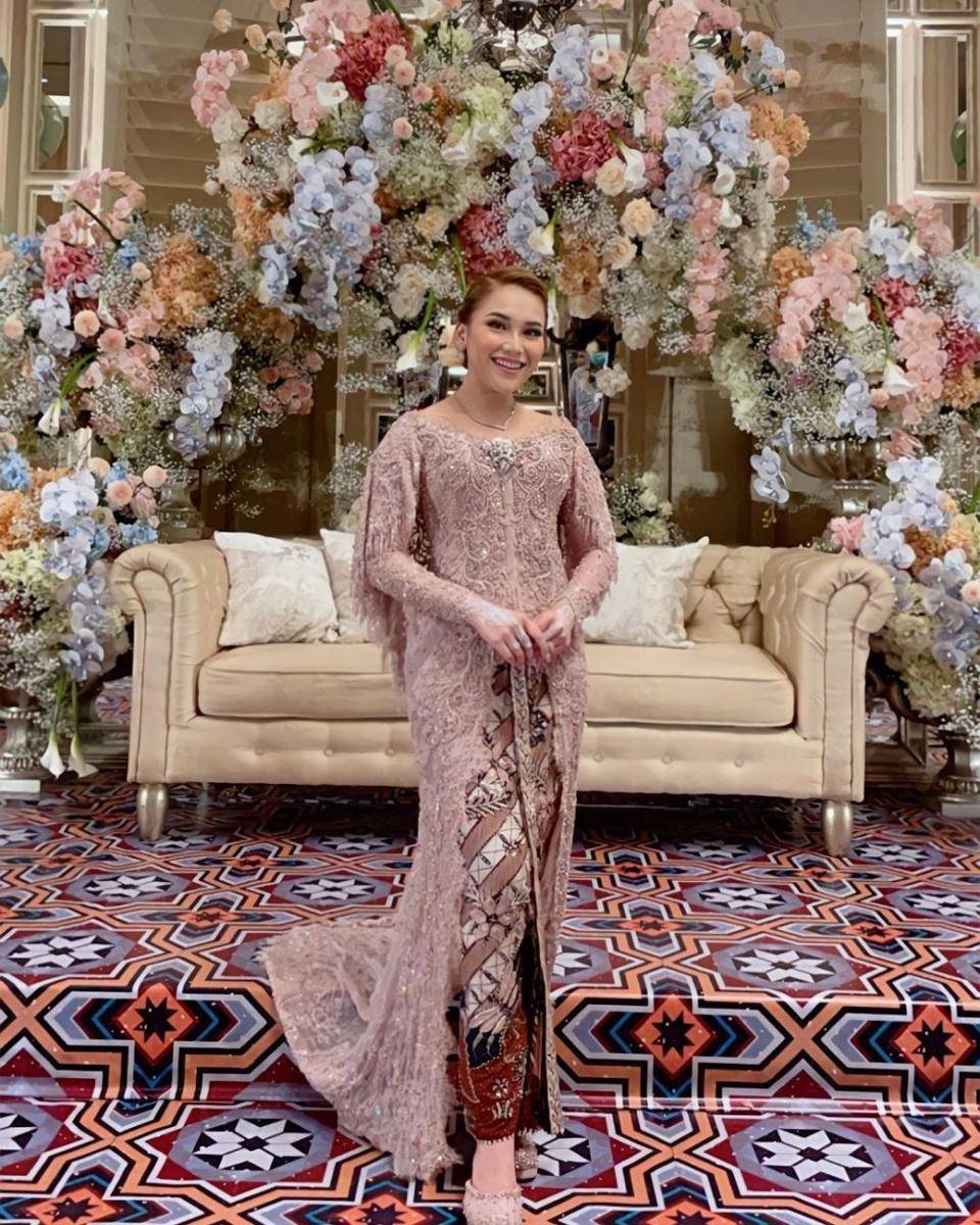 OOTD Ayu Tingting. (instagram.com/ayutingting92)