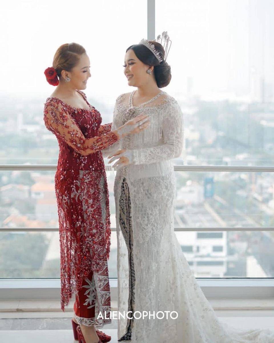 OOTD Ayu Tingting. (instagram.com/ayutingting92)