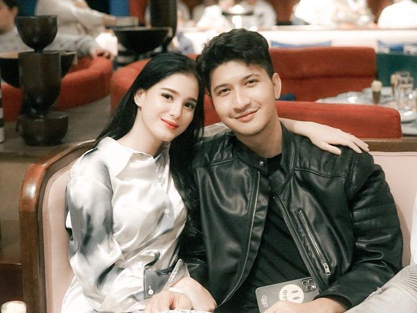 PDKT Kurang Dari 5 Bulan, 9 Artis Ini Memutuskan Untuk Nikah!