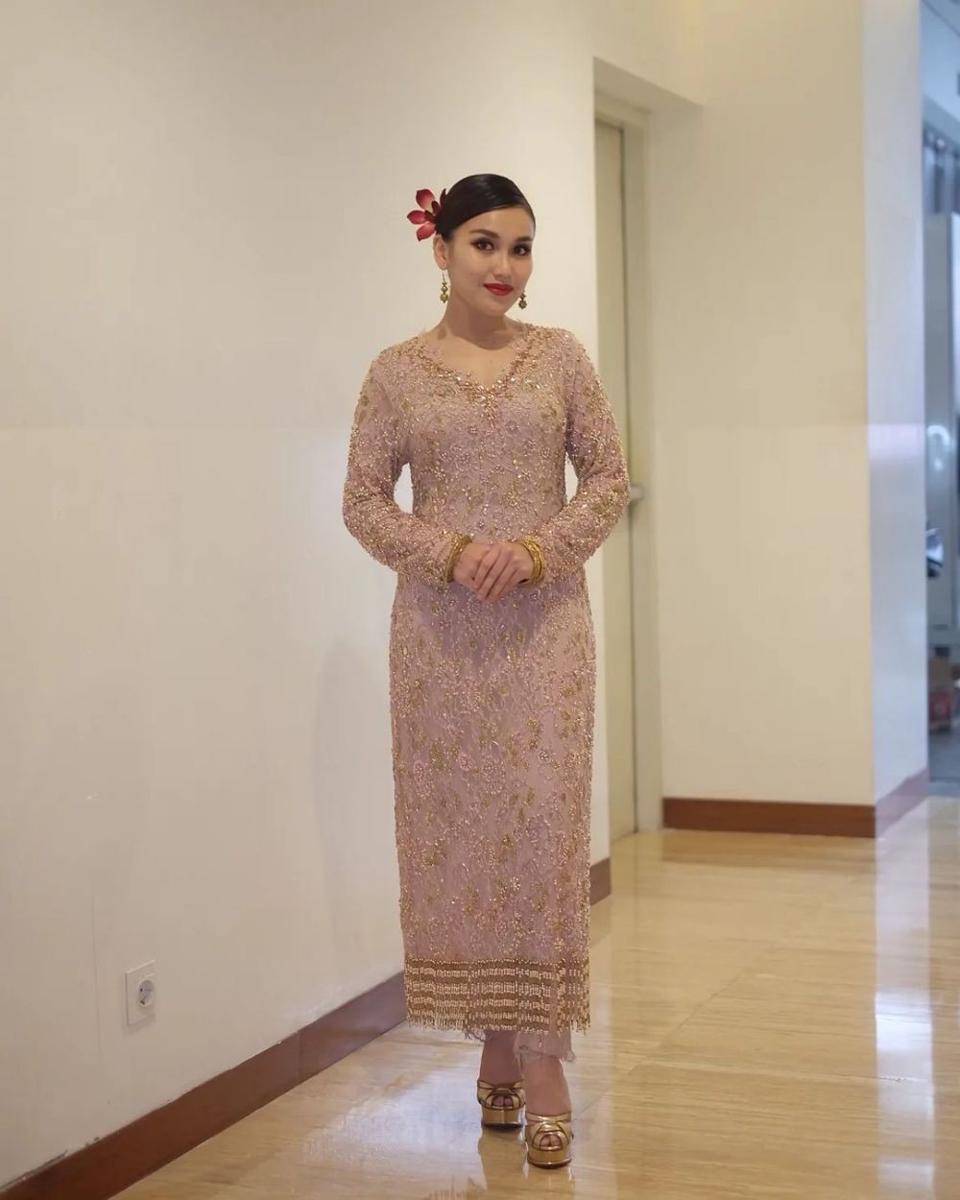 OOTD Ayu Tingting. (instagram.com/ayutingting92)