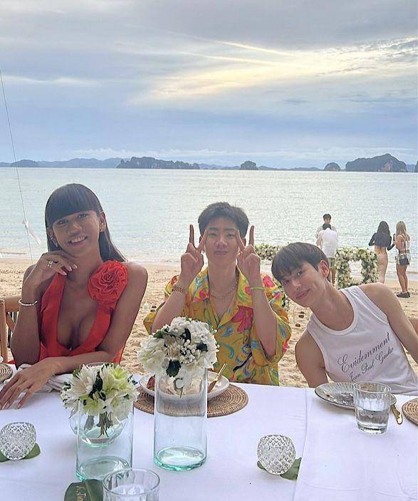 Off Jumpol, Gun Atthaphan dan Jennie Panhan (instagram.com/jennie_panhan)