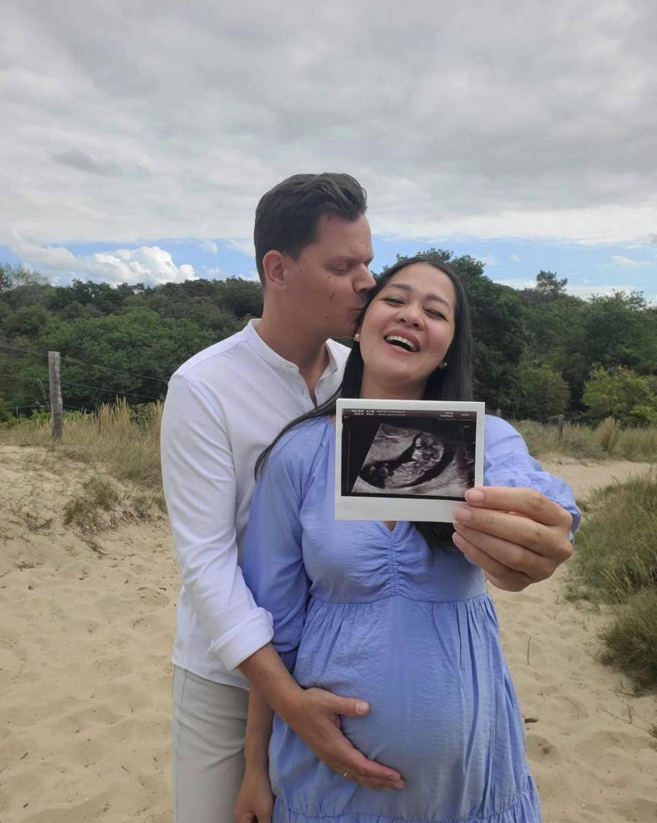 potret Gracia Indri saat pamer baby bump (instagram.com/graciaz14)