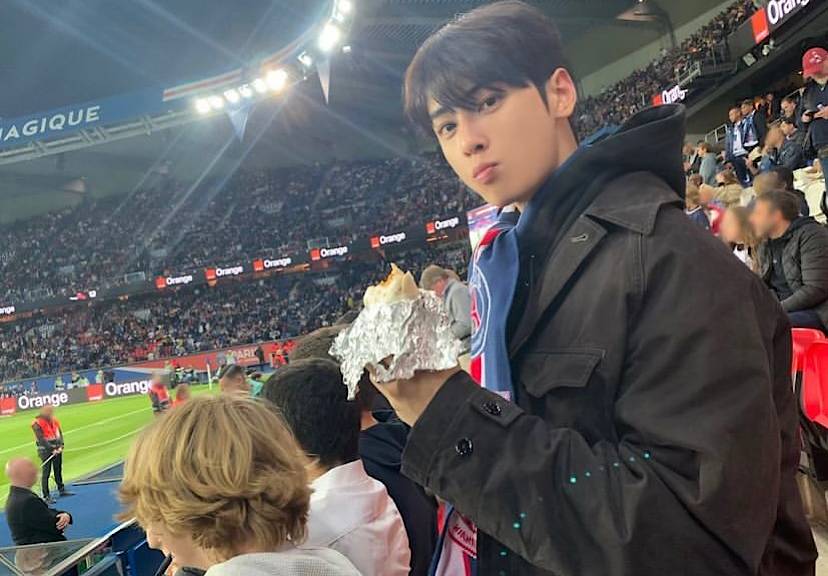 Cha Eun Woo (instagram.com/eunwo.o_c)