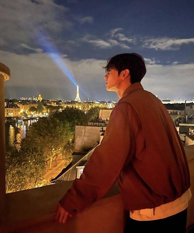 Cha Eun Woo (instagram.com/eunwo.o_c)