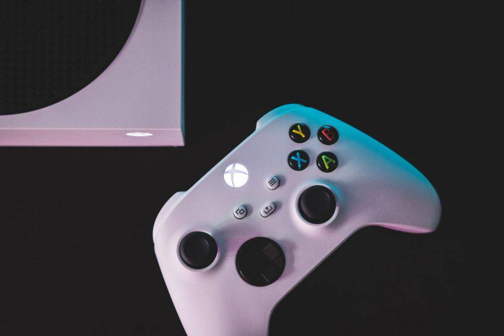 ilustrasi stik Xbox Series S (unsplash.com/Kamil S)