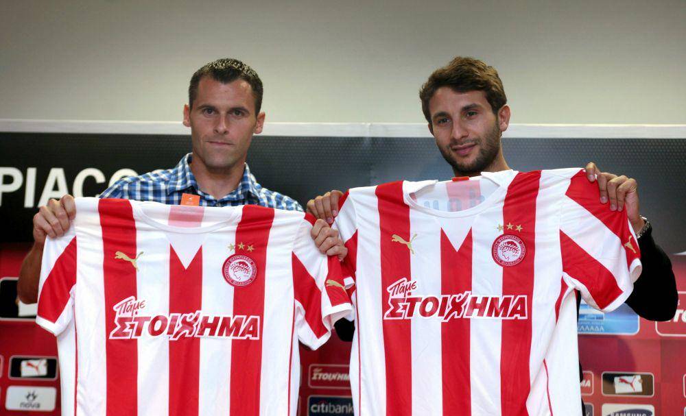 Pablo Orbaiz (kiri) dan Djamel Abdoun (kanan) (olympiacos.org)