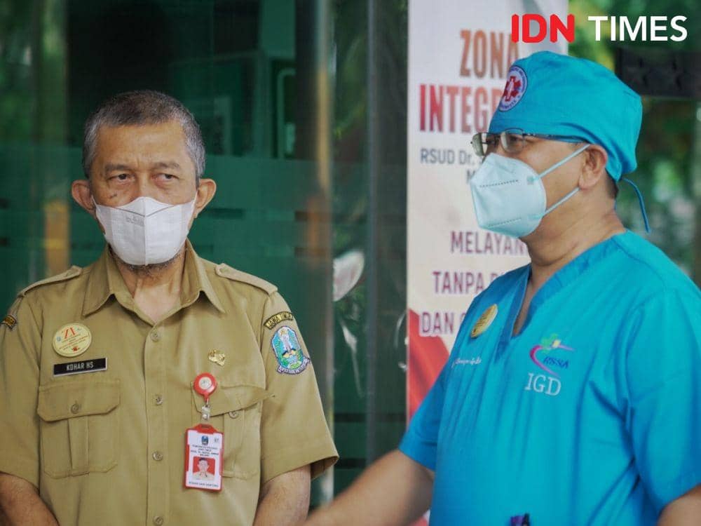 Suasana RSUD Saiful Anwar, Malang pasca tragedi kerusuhan Kanjuruhan pada Senin (4/10/2022). (IDN Times/Gilang Pandutanaya)