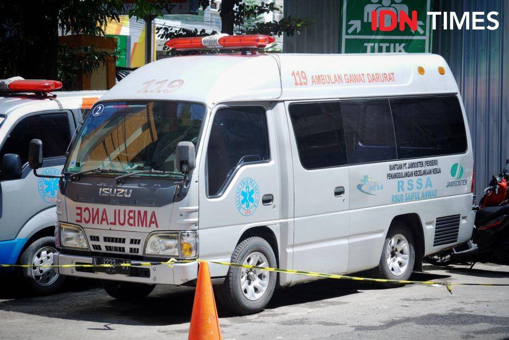 Suasana RSUD Saiful Anwar, Malang pasca tragedi kerusuhan Kanjuruhan pada Senin (4/10/2022). (IDN Times/Gilang Pandutanaya)