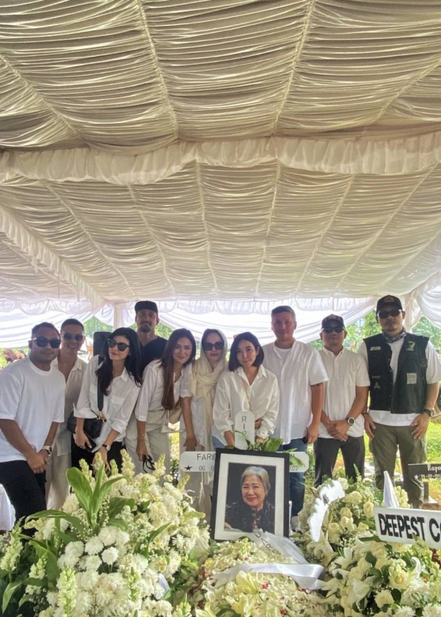 potret Gisella Anastasia di pemakaman ibu Gading Marten (instagram.com/ekokristianto)