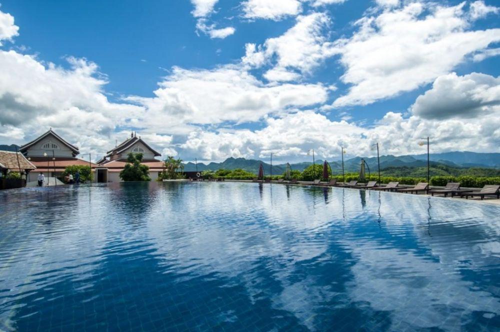 swimming pool Luang Prabang View Hotel (instagram.com/lpbview/)