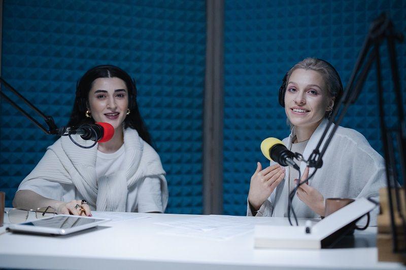 5 Rekomendasi Podcast Belajar Bahasa Inggris di Spotify, Cobain!