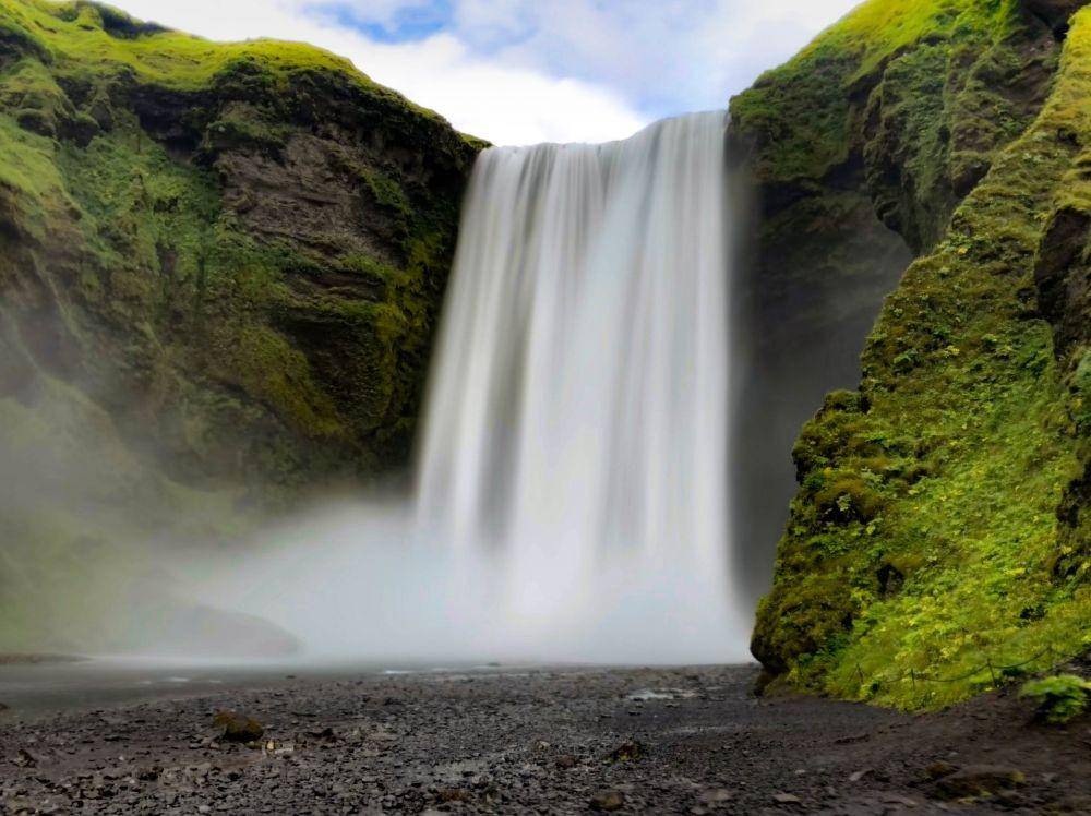 ilustrasi air terjun (pexels.com/nextvoyage)