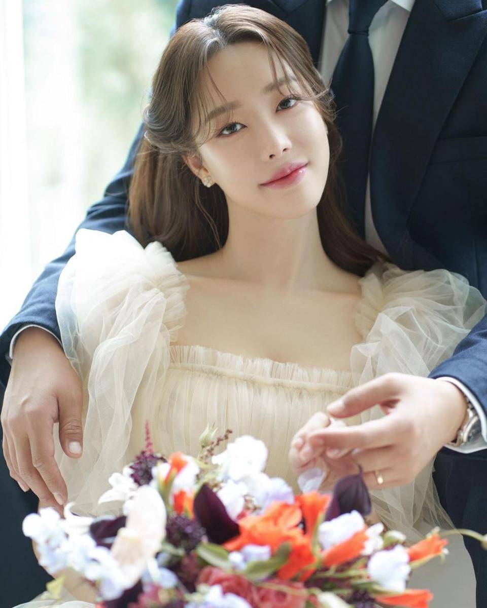 potret Go Woori Rainbow di pernikahannya (instagram.com/rainbowoori)