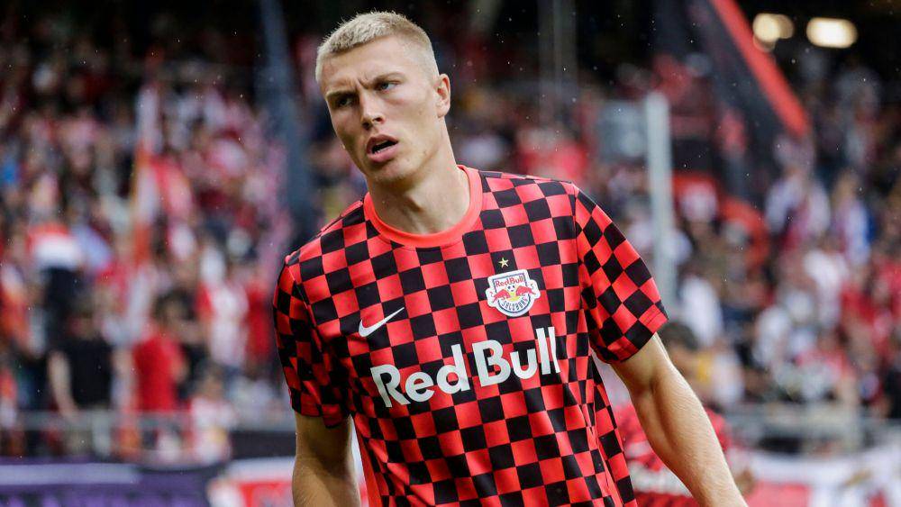 Rasmus Kristensen saat membela RB Salzburg. (twitter.com/redbullsalzburg)