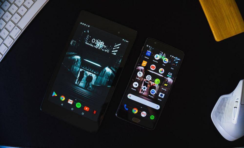 ilustrasi smartphone (Unsplash/The Average Tech Guy)