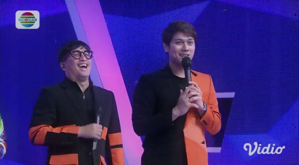 Rizky Billar saat jadi host D'Academy 5 (youtube.com/Indosiar)