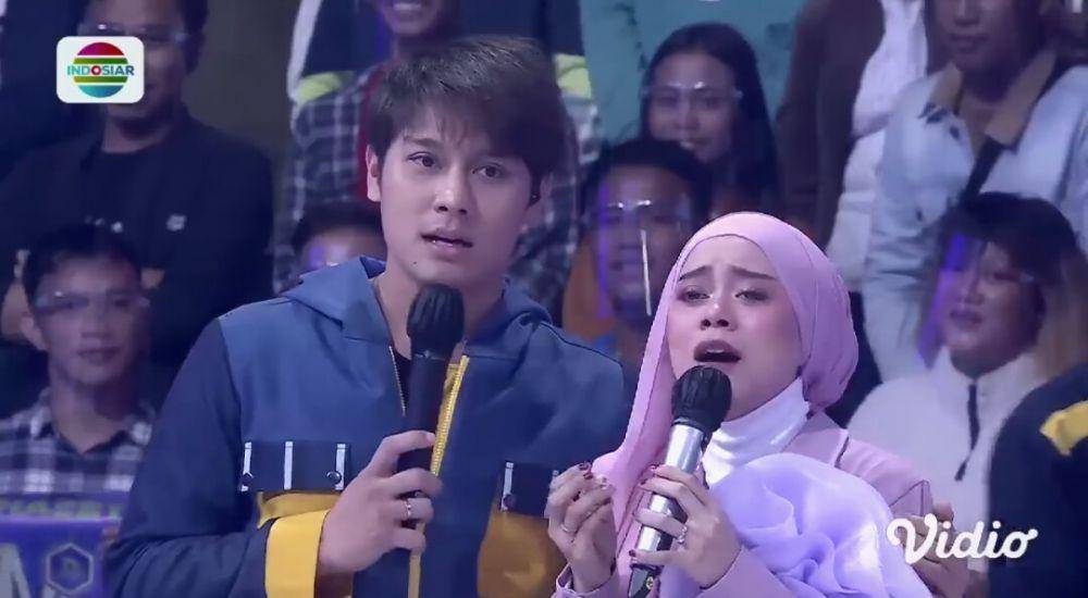 Rizky Billar saat jadi host D'Academy 5 (youtube.com/Indosiar)