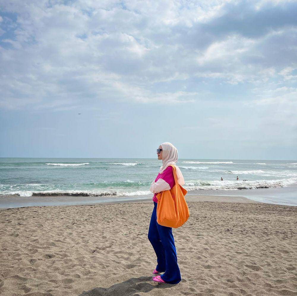 ide outfit traveling ala Zaskia Adya Mecca (instagram.com/zaskiadyamecca)