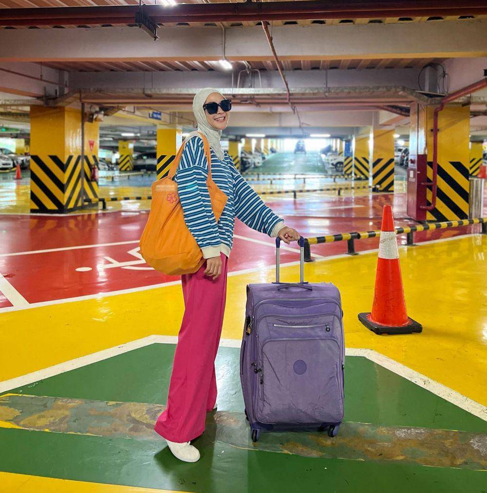 ide outfit traveling ala Zaskia Adya Mecca (instagram.com/zaskiadyamecca)