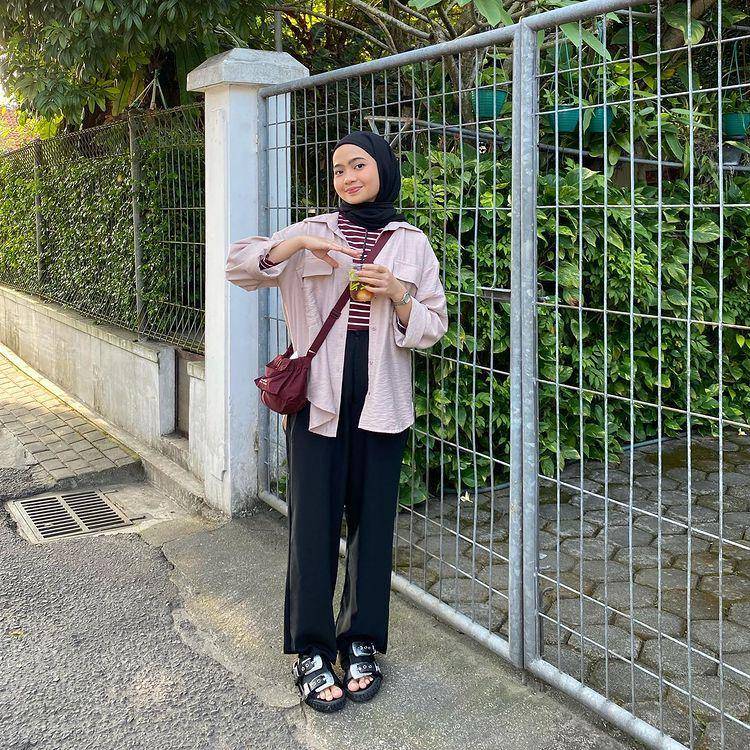 potret Maryam Nurul memakai kemeja (instagram.com/maryamnurul)