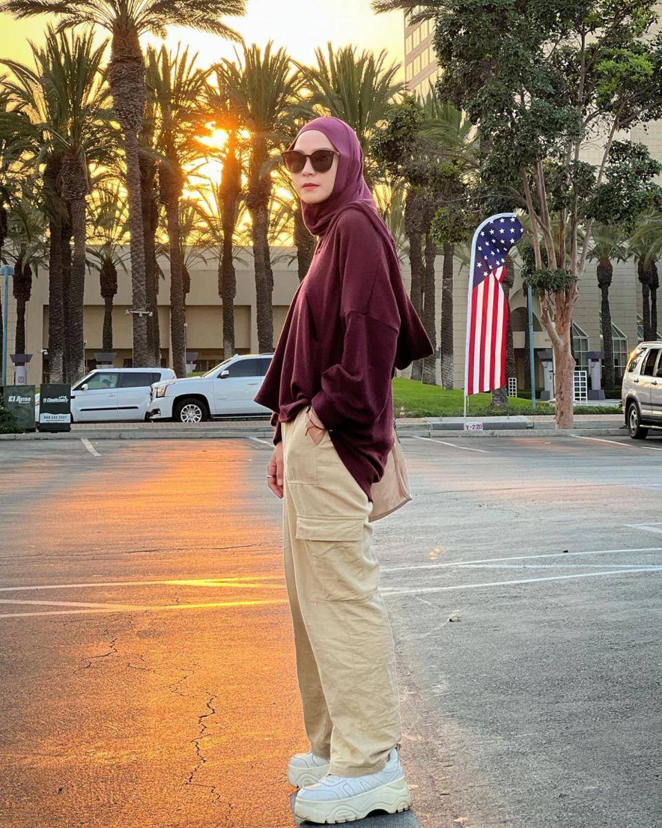 ide outfit traveling ala Zaskia Adya Mecca (instagram.com/zaskiadyamecca)