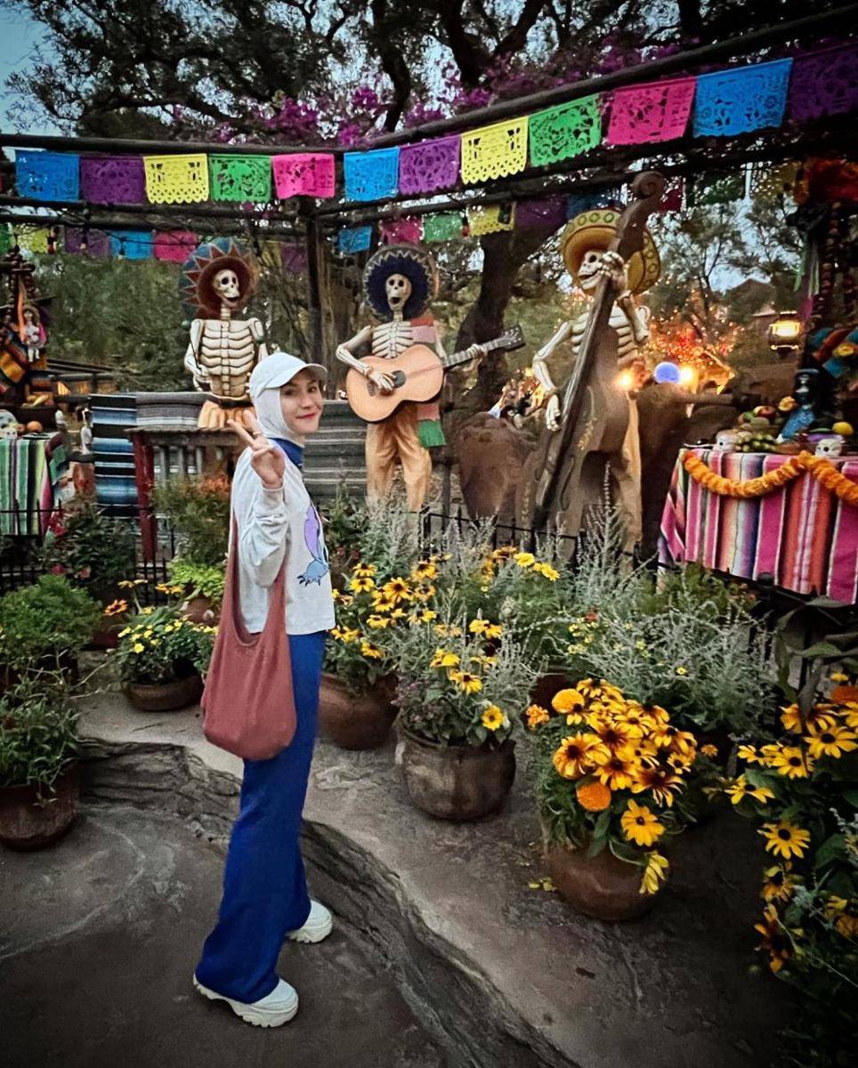 ide outfit traveling ala Zaskia Adya Mecca (instagram.com/zaskiadyamecca)
