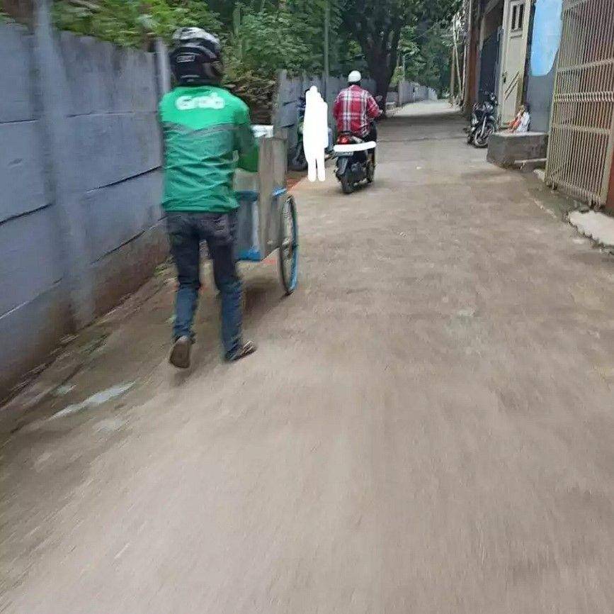 driver ojol alih profesi (instagram.com/pamangrab.tv)
