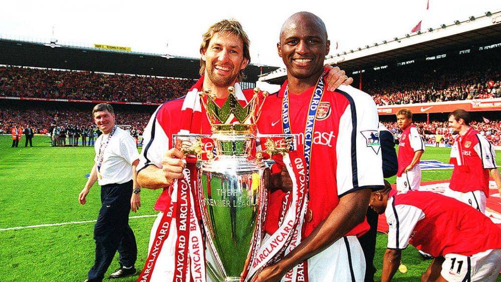 Tony Adams (kiri) bersama Patrick Vieira (kanan) di Arsenal. (arsenal.com)