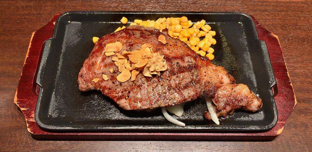 ilustrasi steak (commons.wikimedia.org/毒島みるく)