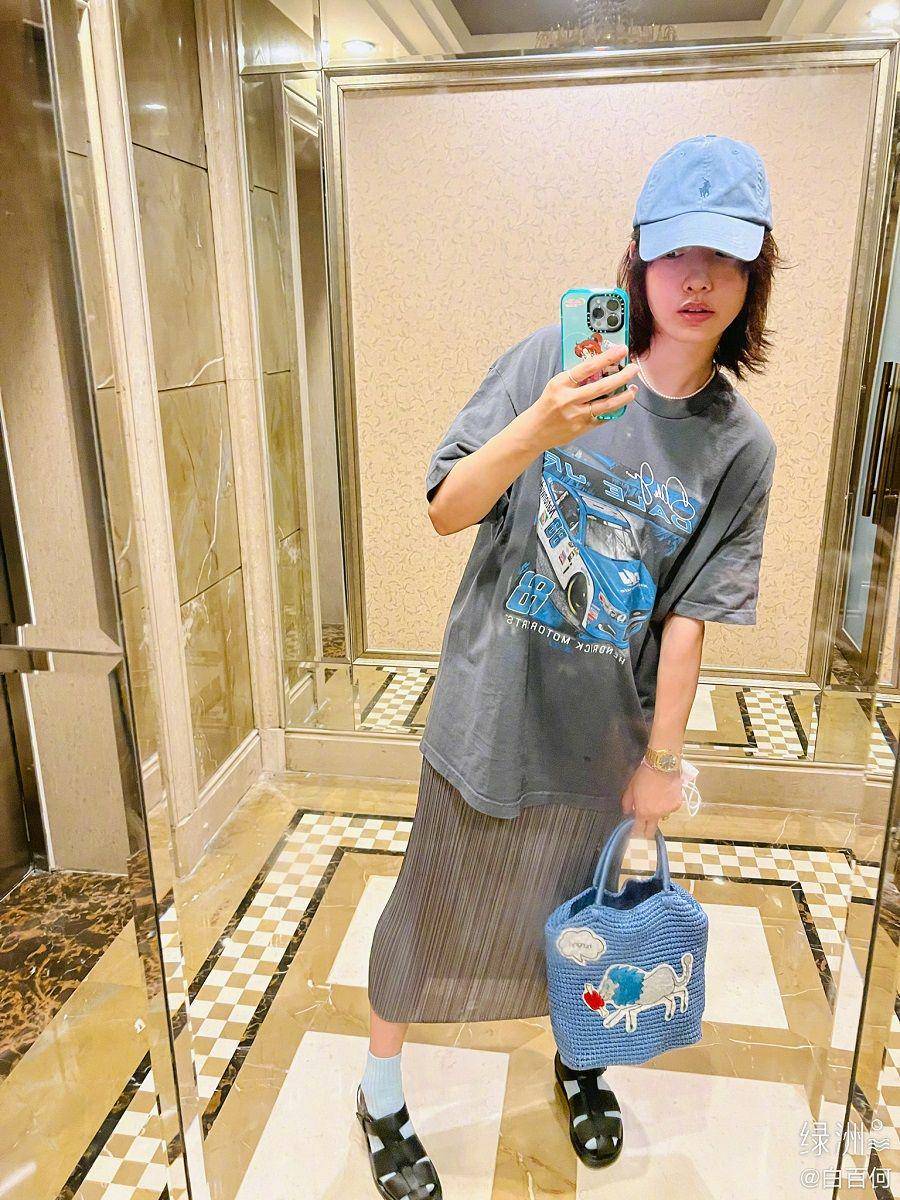 Bai Baihe (weibo.com/ 白百何)